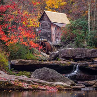 Autumn Waterfall Escape HTML5